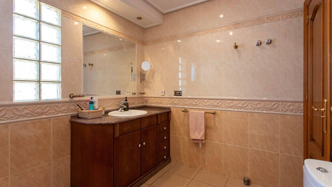 Venta - Chalet - Torrevieja - Torrevieja Centro