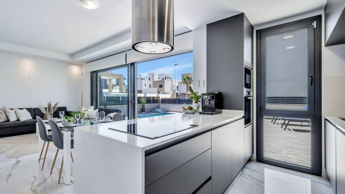 Venta - Chalet - Torrevieja - Torrevieja Centro