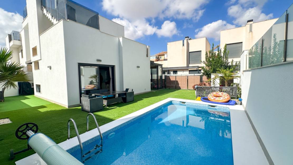 Venta - Chalet - Torrevieja - Torrevieja Centro
