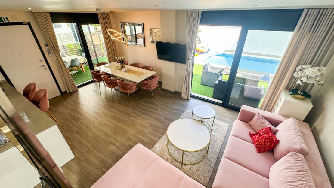Venta - Chalet - Torrevieja - Torrevieja Centro