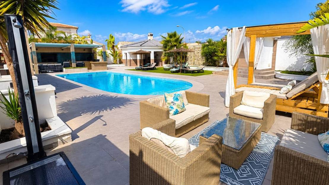 Venta - Chalet - Torrevieja - Torrevieja Centro