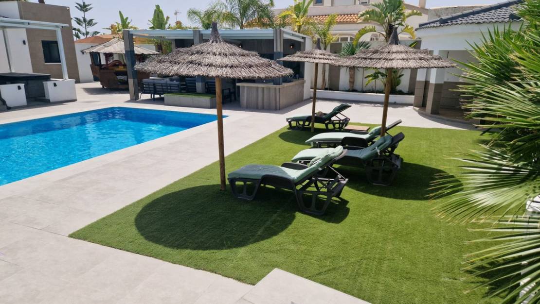 Venta - Chalet - Torrevieja - Torrevieja Centro