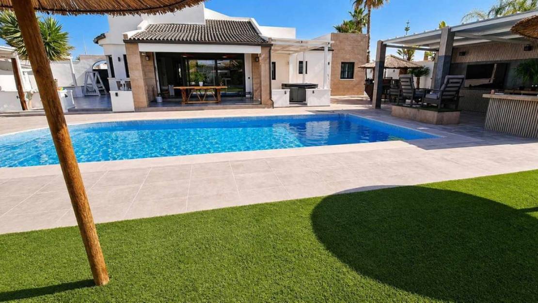 Venta - Chalet - Torrevieja - Torrevieja Centro