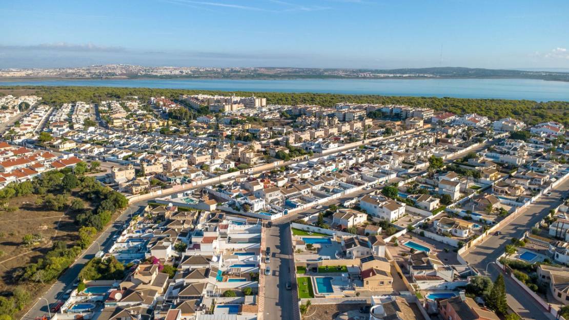 Venta - Chalet - Torrevieja - Torrevieja Centro