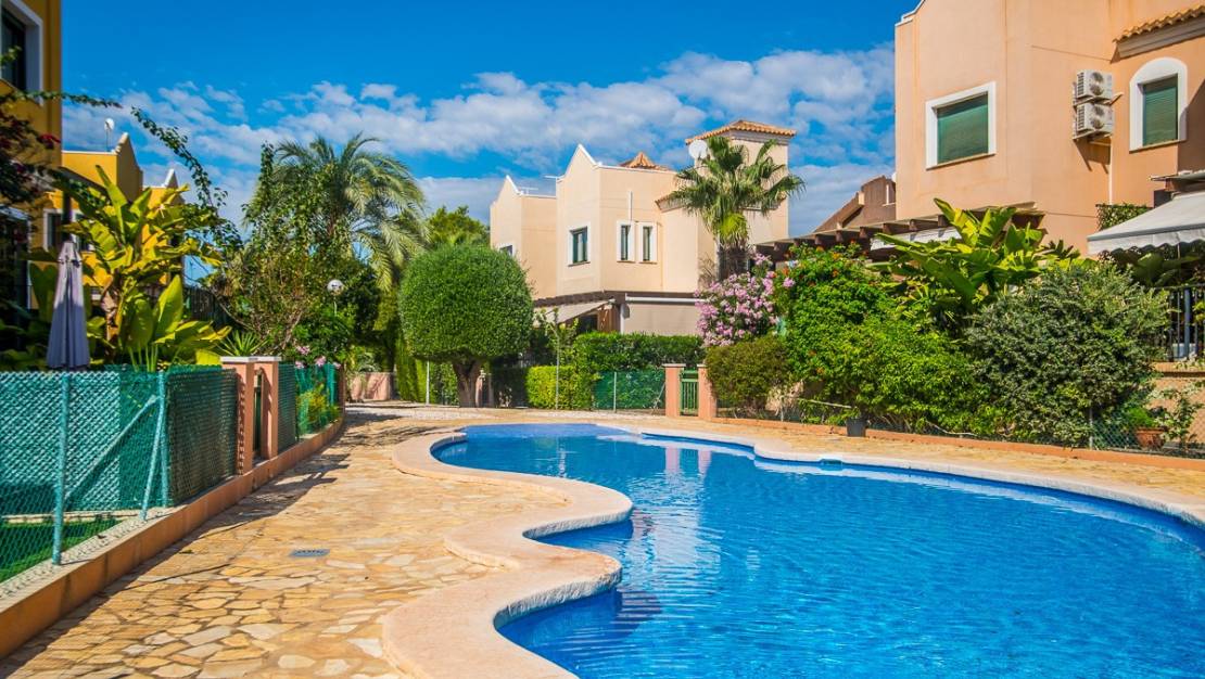 Venta - Chalet - Torrevieja - Torrevieja Centro