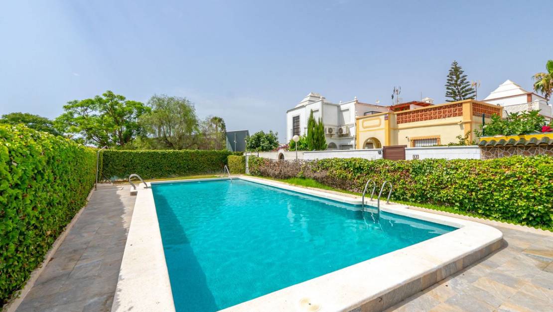 Venta - Chalet - Torrevieja - Torrevieja Centro