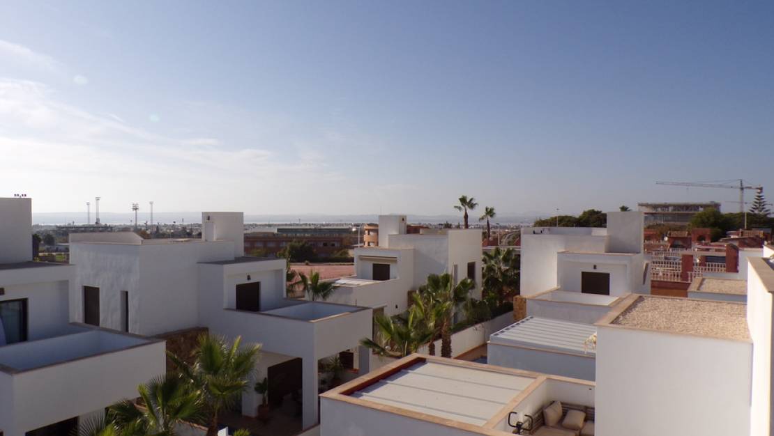 Venta - Chalet - Torrevieja