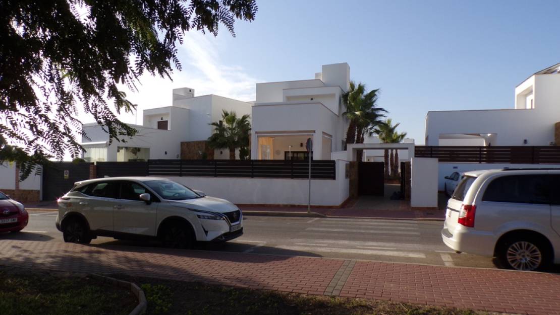 Venta - Chalet - Torrevieja