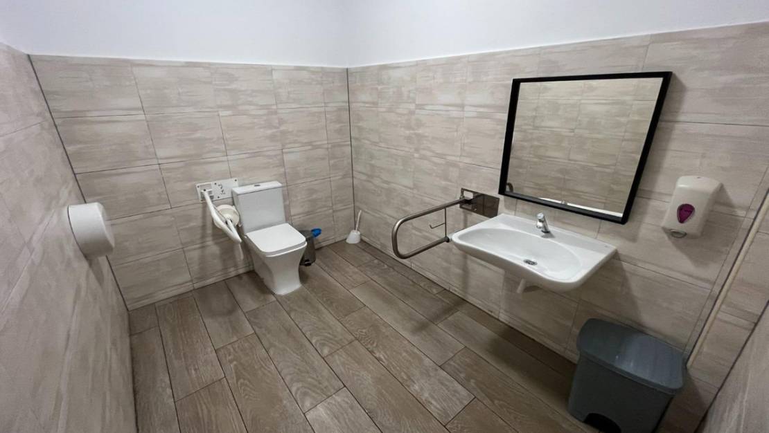 Venta - Commercial property - Benidorm - Benidorm Centro