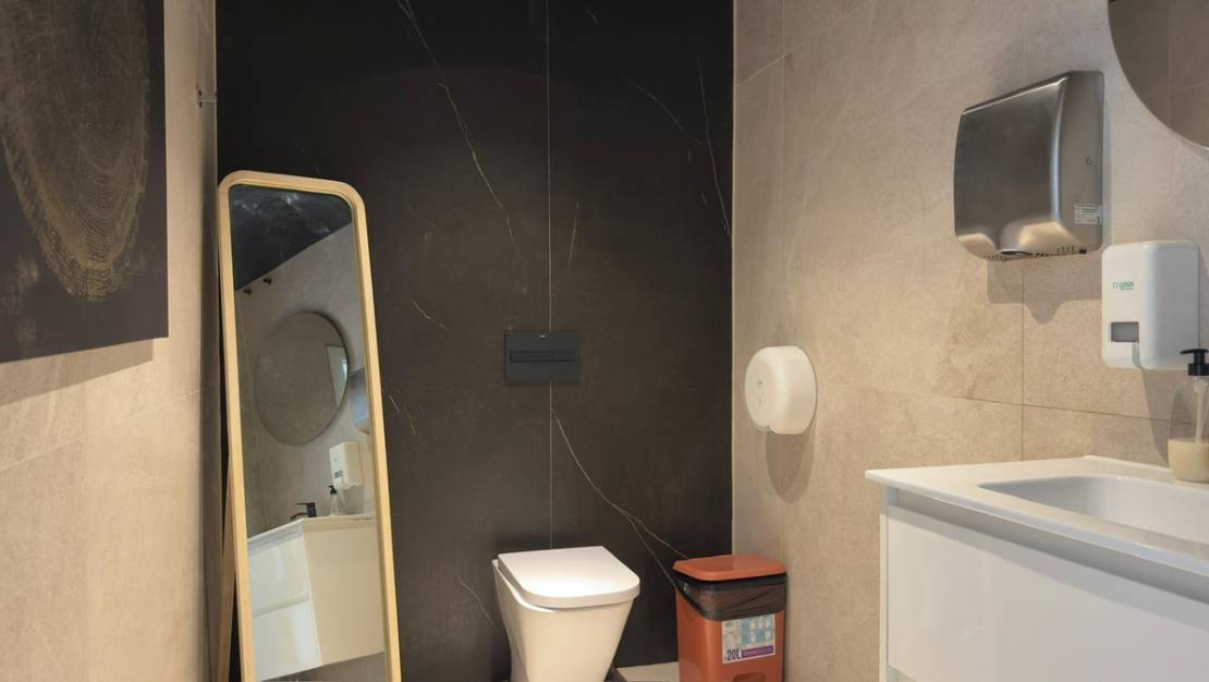 Venta - Commercial property - Benidorm - Benidorm Centro