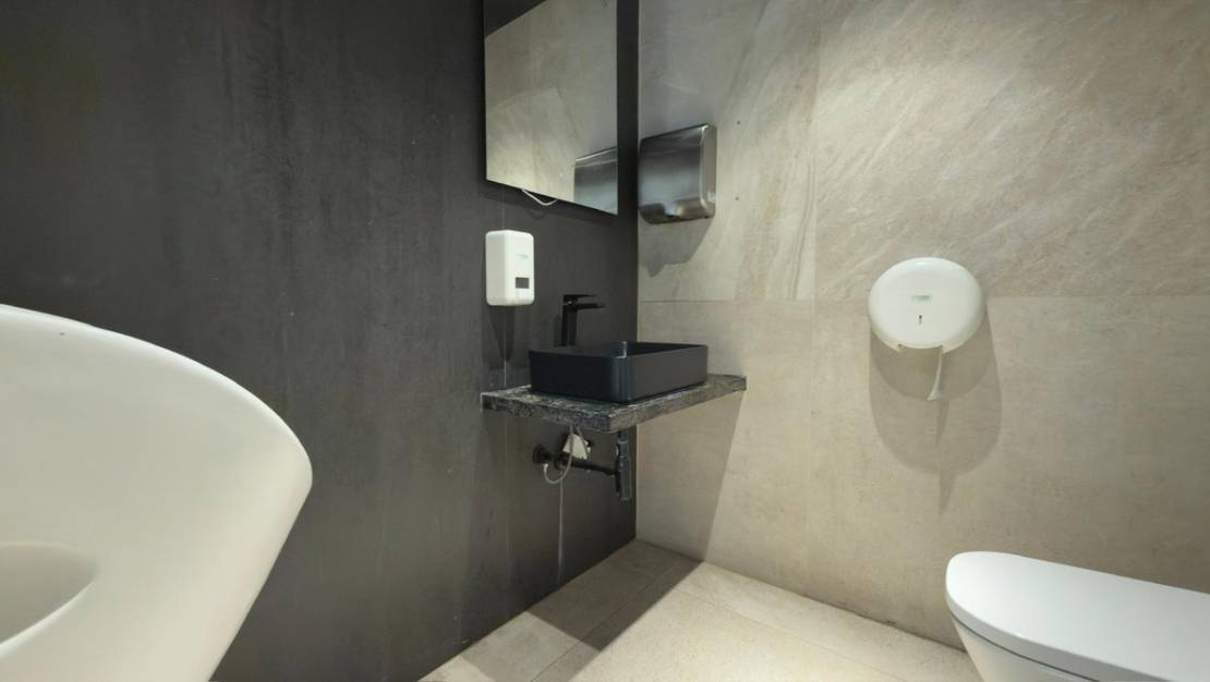 Venta - Commercial property - Benidorm - Benidorm Centro