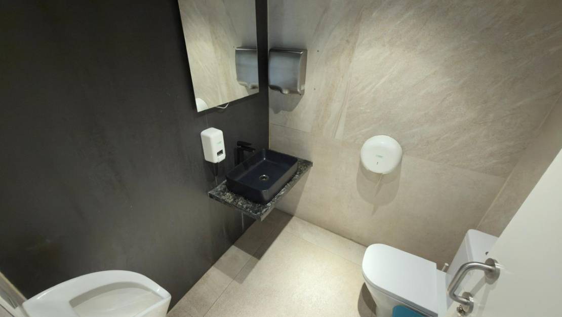 Venta - Commercial property - Benidorm - Benidorm Centro