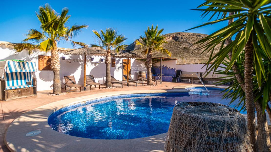 Venta - Commercial property - Hondón de las Nieves - Hondón de las Nieves Centro