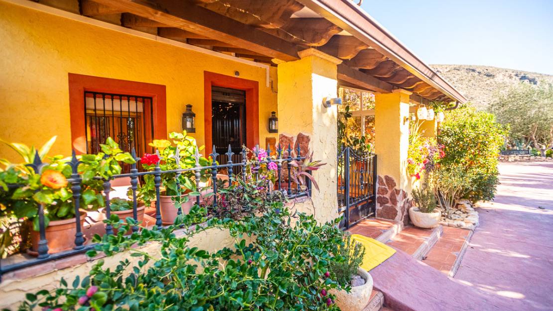 Venta - Commercial property - Hondón de las Nieves - Hondón de las Nieves Centro