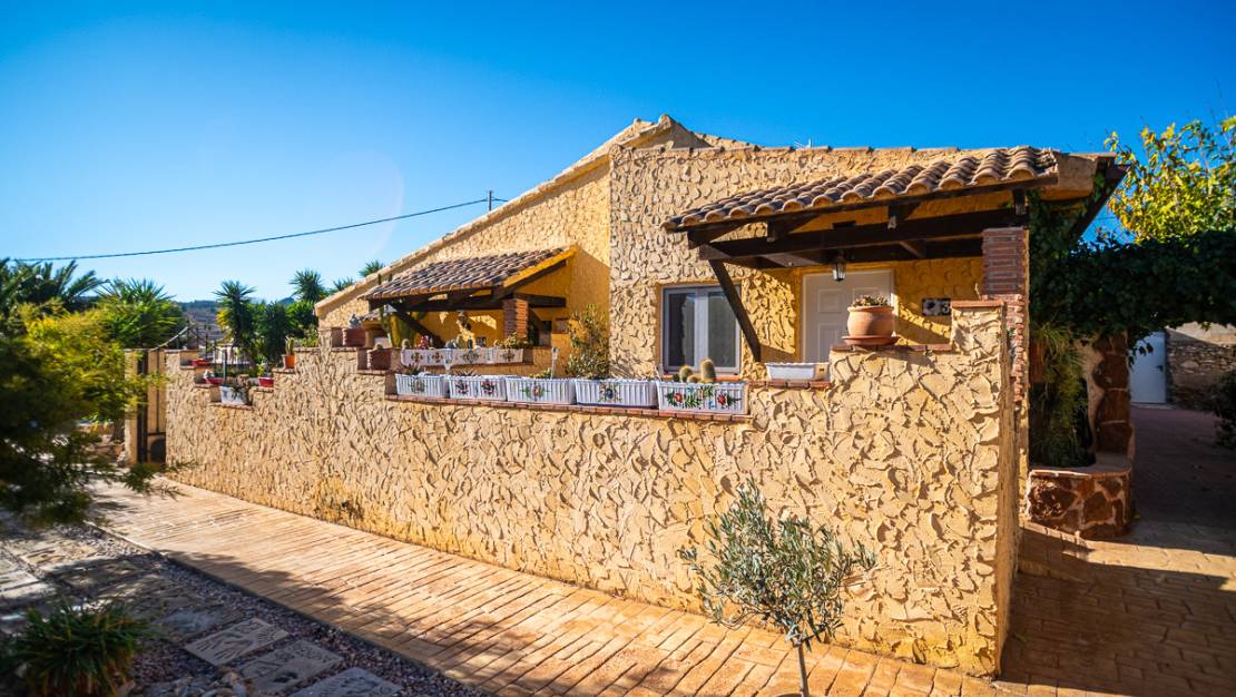 Venta - Commercial property - Hondón de las Nieves - Hondón de las Nieves Centro