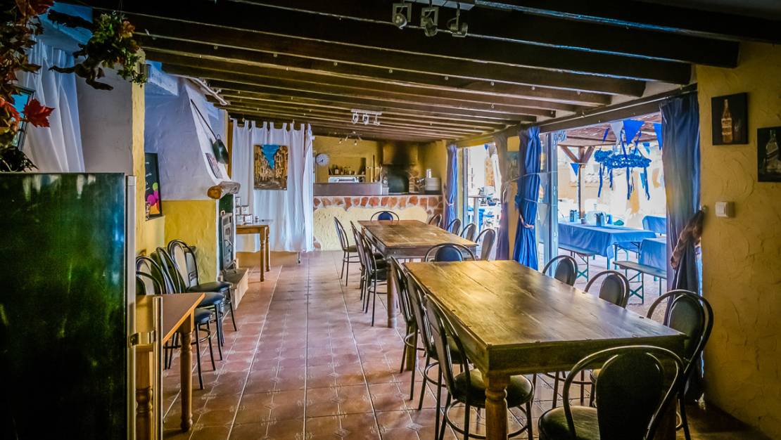 Venta - Commercial property - Hondón de las Nieves - Hondón de las Nieves Centro