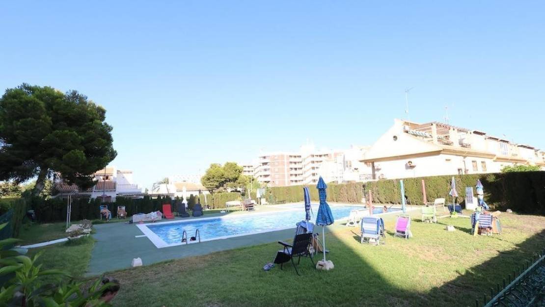 Venta - Commercial property - Orihuela - La Zenia
