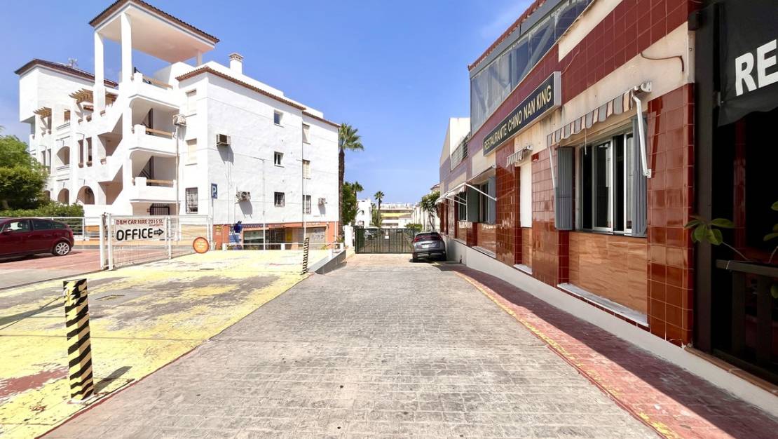 Venta - Commercial property - Orihuela - Villamartin
