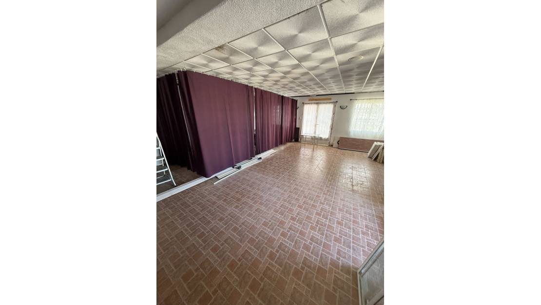 Venta - Commercial property - Orihuela - Villamartin