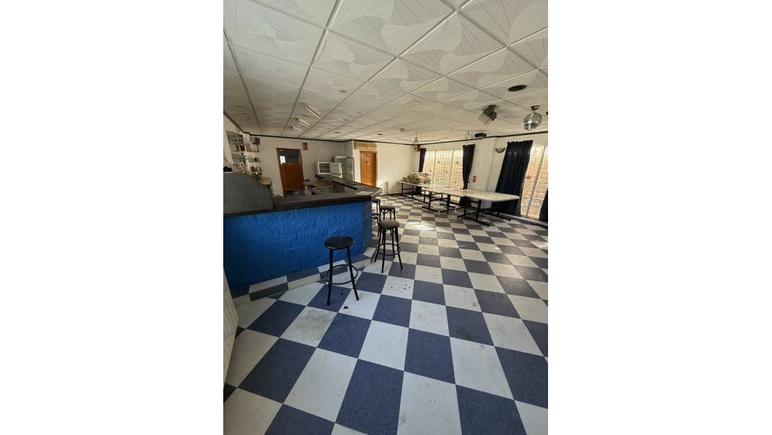 Venta - Commercial property - Orihuela - Villamartin