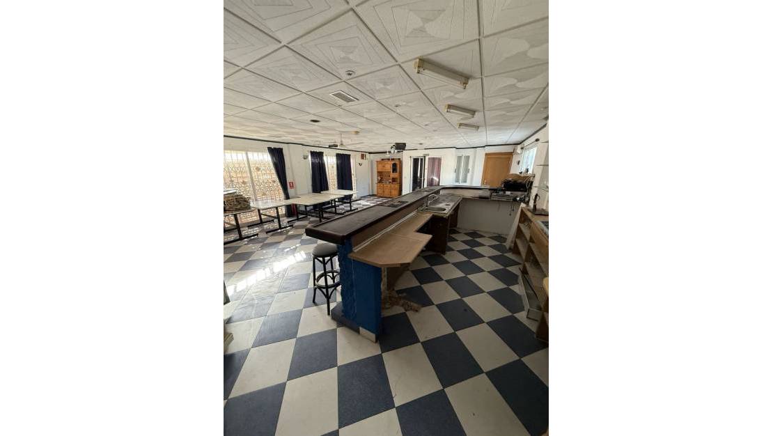 Venta - Commercial property - Orihuela - Villamartin