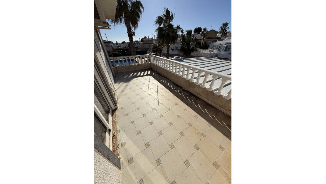 Venta - Commercial property - Orihuela - Villamartin