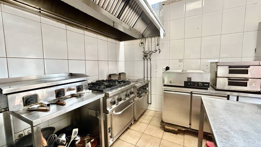 Venta - Commercial property - Orihuela - Villamartin