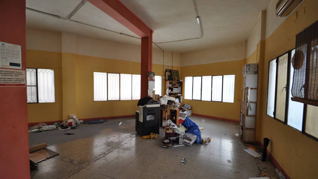 Venta - Commercial property - Petrel - Petrer