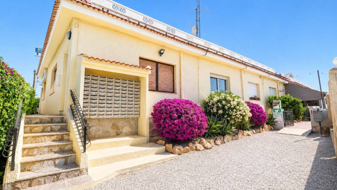 Venta - Commercial property - Rojales - Doña Pepa