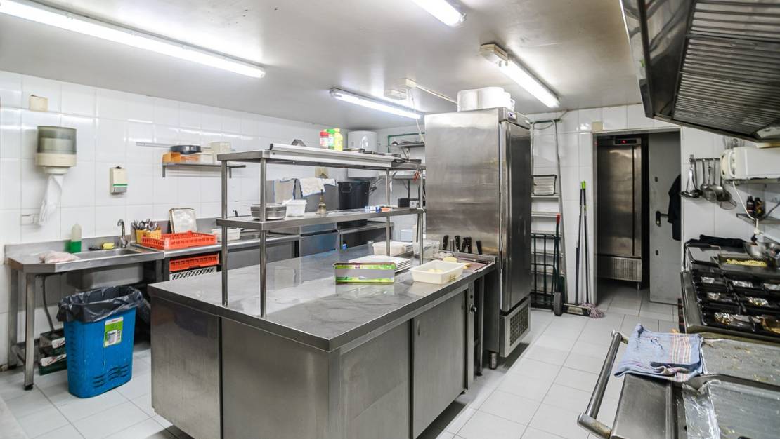 Venta - Commercial property - Torrevieja - La Veleta