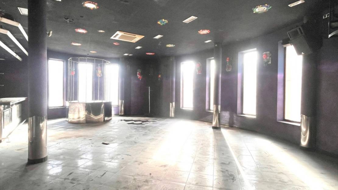 Venta - Commercial property - Torrevieja - Playa del Cura