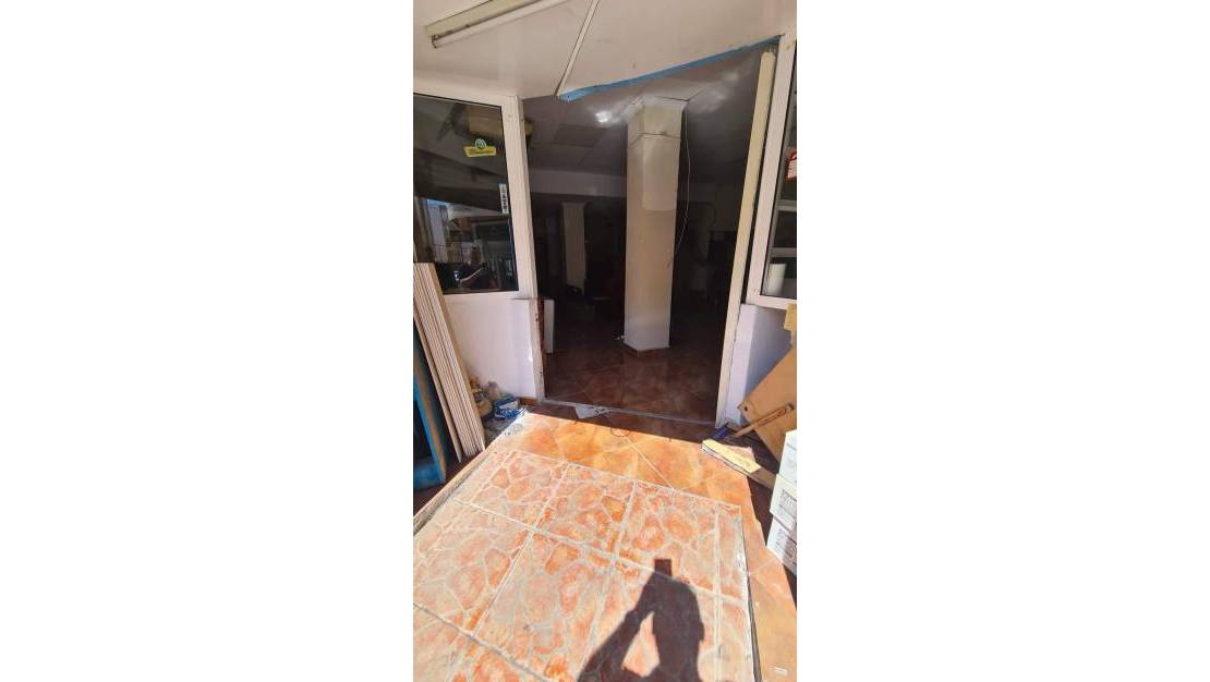 Venta - Commercial property - Torrevieja - Torrevieja Centro
