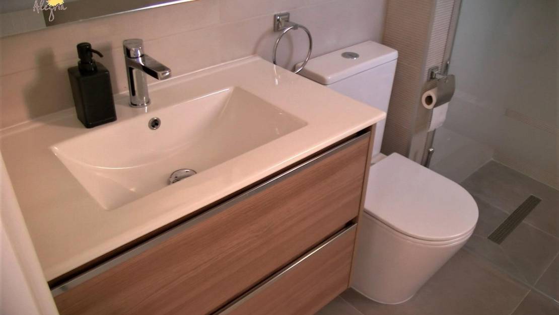 Venta - Commercial property - Torrevieja - Torrevieja Centro