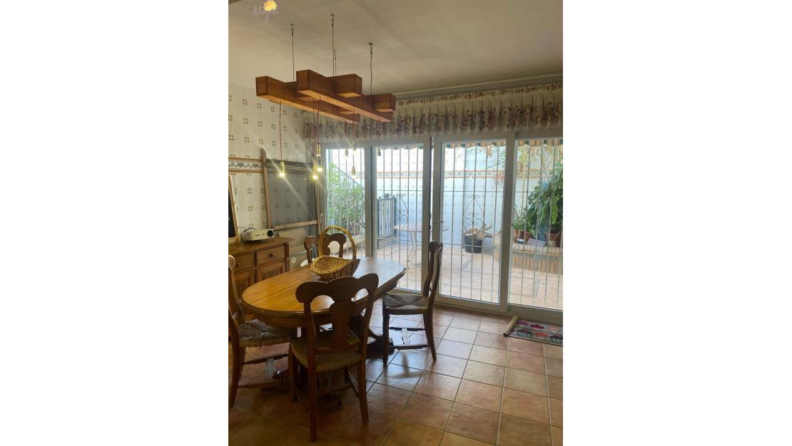 Venta - Commercial property - Torrevieja - Torrevieja Centro