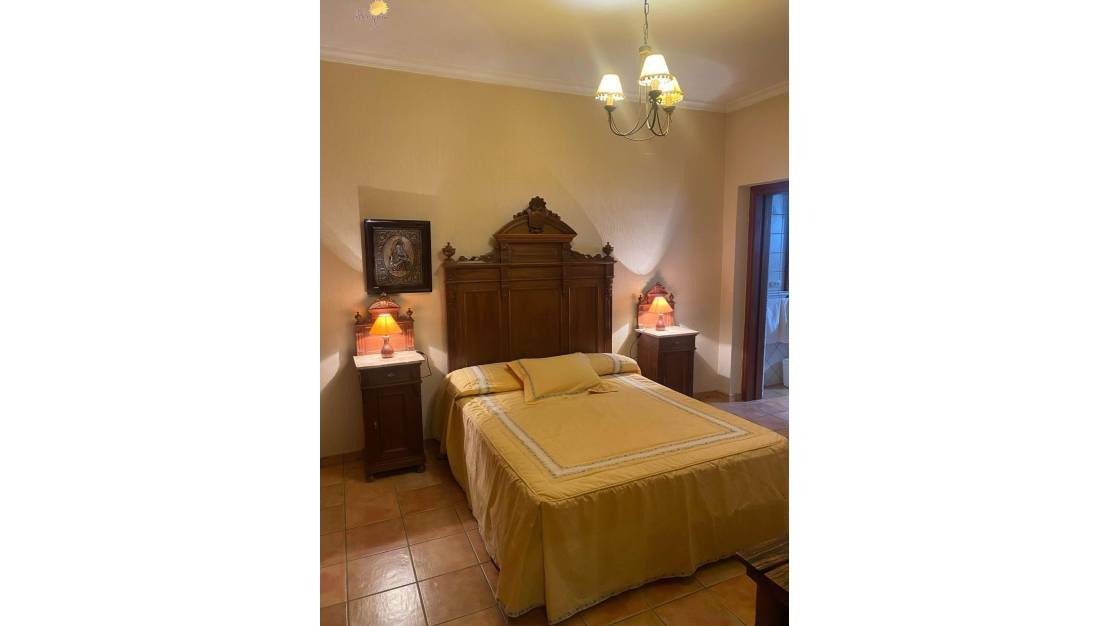 Venta - Commercial property - Torrevieja - Torrevieja Centro