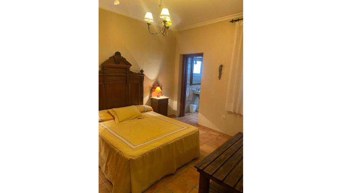 Venta - Commercial property - Torrevieja - Torrevieja Centro