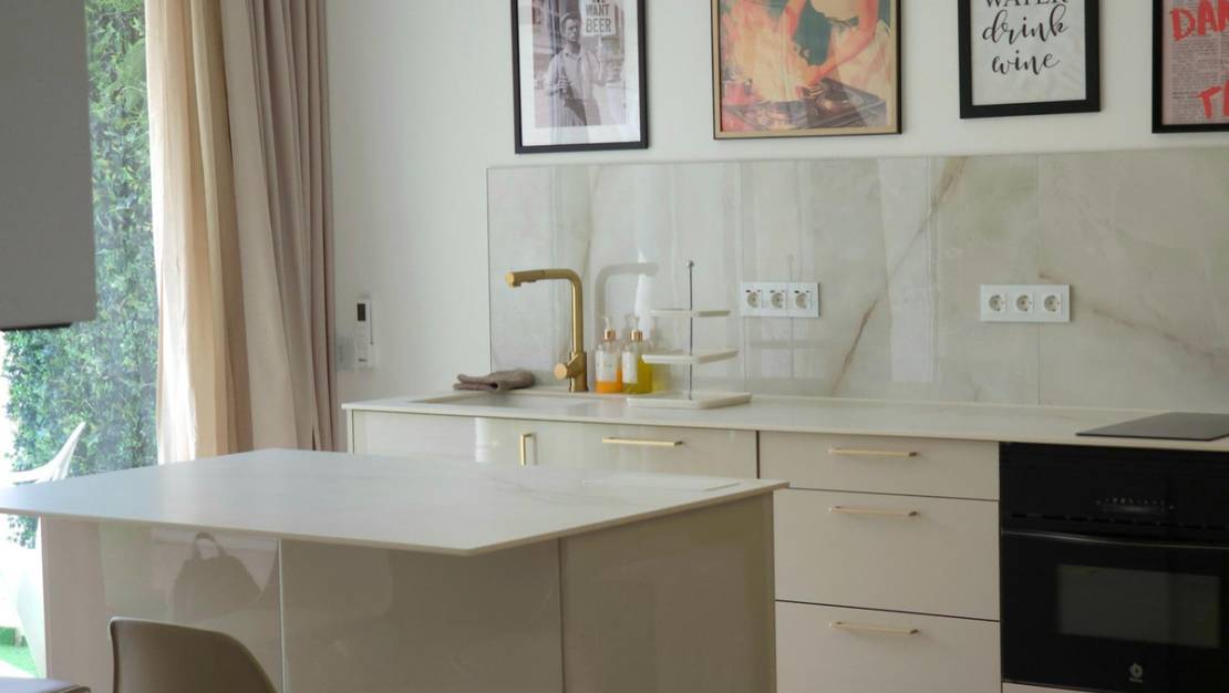 Venta - Commercial property - Torrevieja - Torrevieja Centro