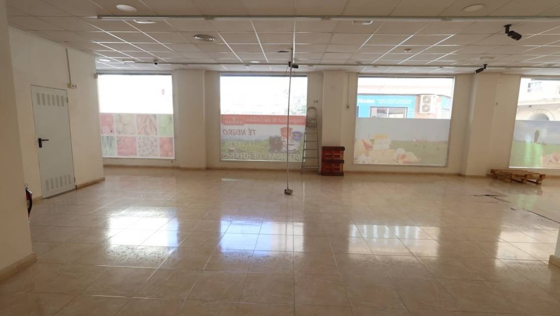 Venta - Commercial property - Torrevieja - Torrevieja Centro