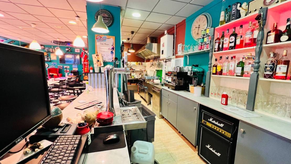 Venta - Commercial property - Torrevieja - Torrevieja Centro