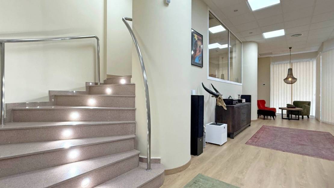 Venta - Commercial property - Torrevieja - Torrevieja Centro