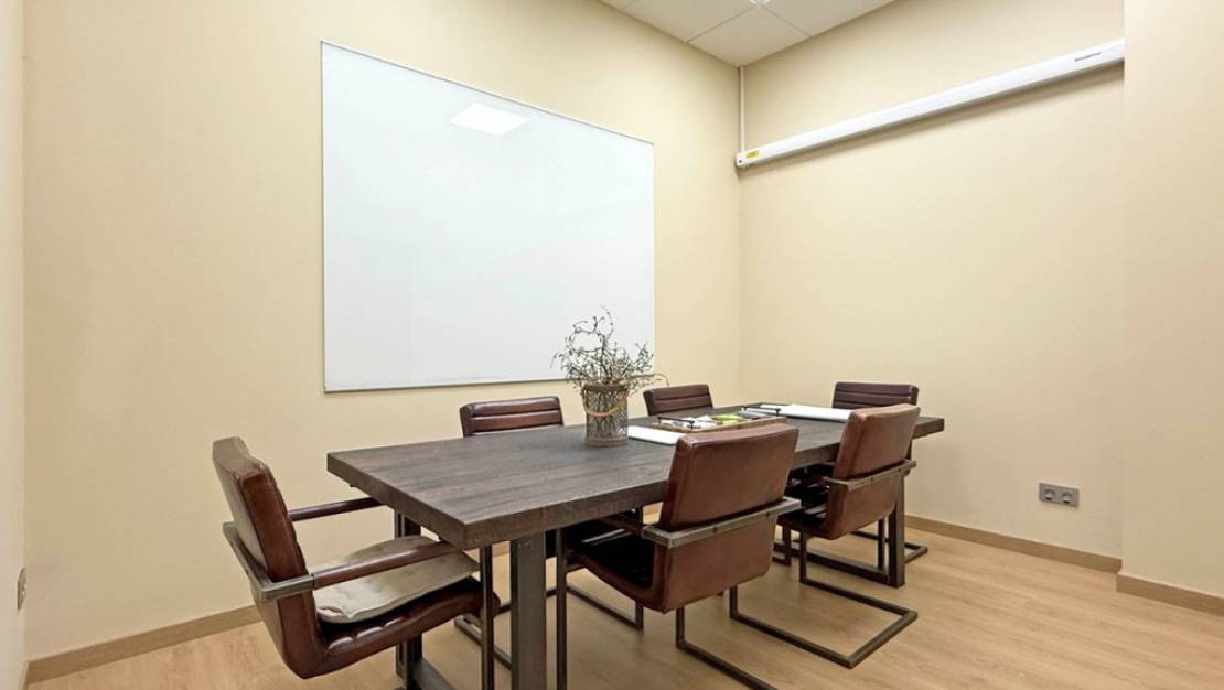 Venta - Commercial property - Torrevieja - Torrevieja Centro