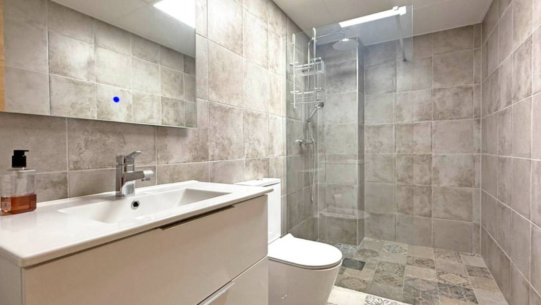 Venta - Commercial property - Torrevieja - Torrevieja Centro