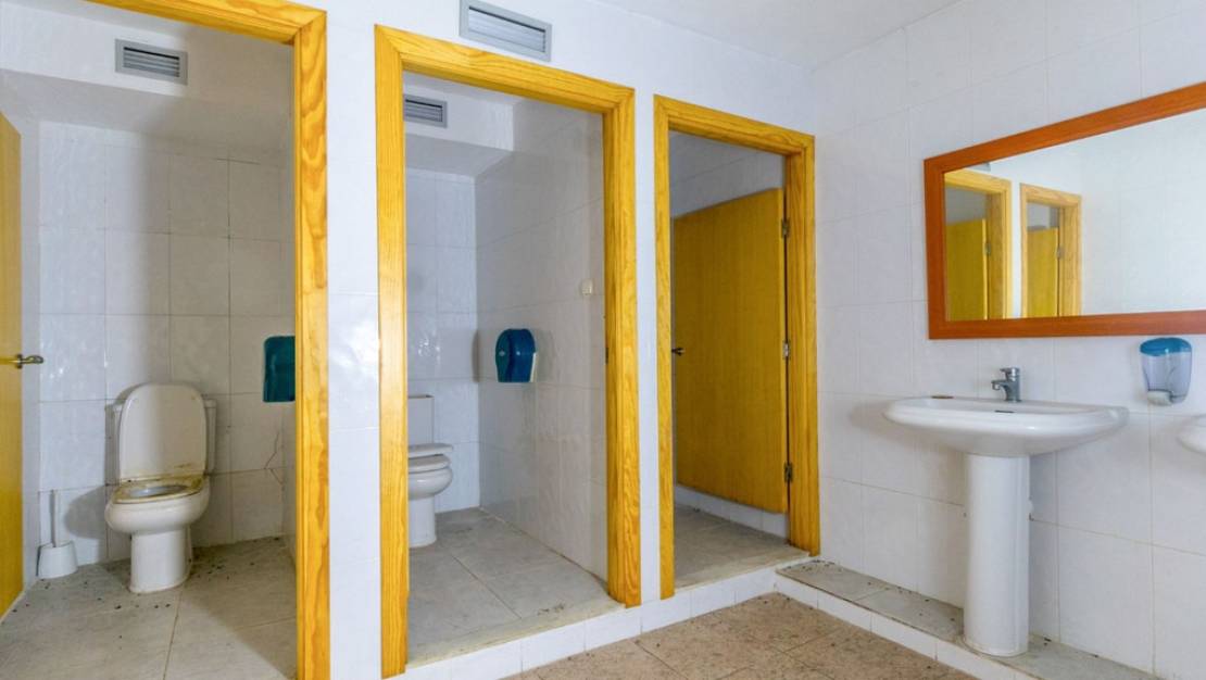 Venta - Commercial property - Torrevieja - Torrevieja Centro