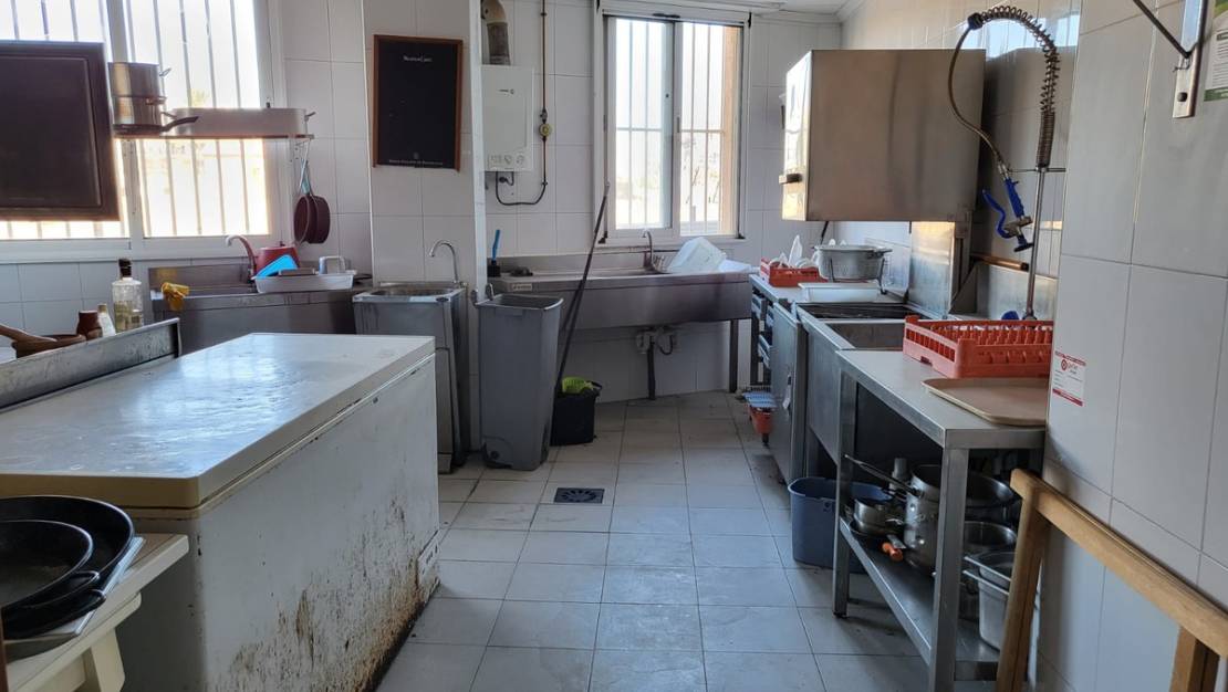 Venta - Commercial property - Torrevieja - Torrevieja Centro