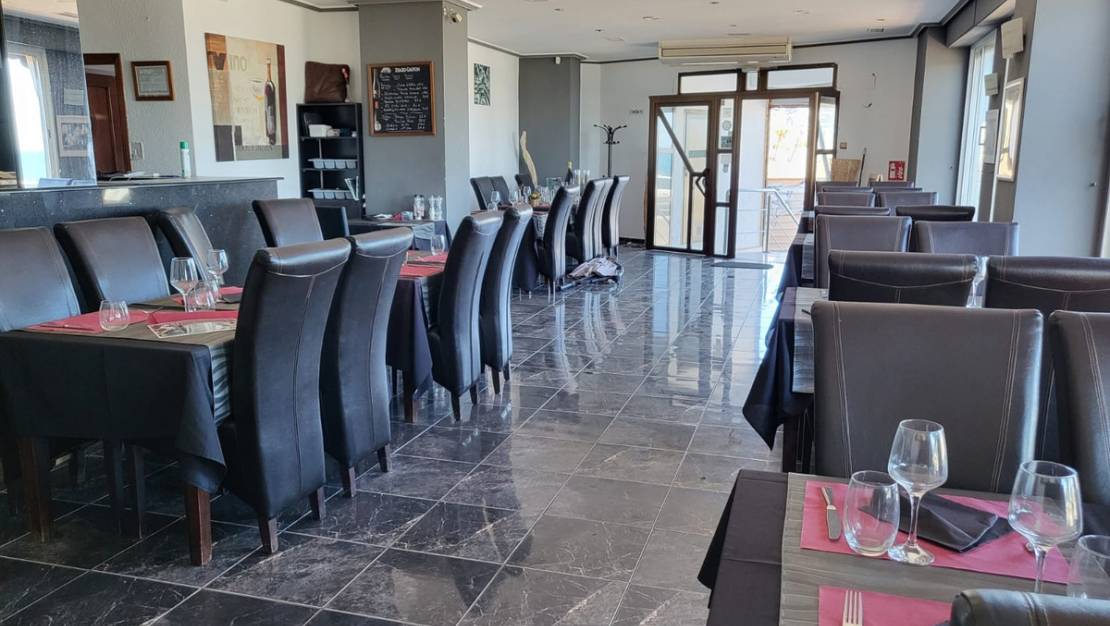 Venta - Commercial property - Torrevieja - Torrevieja Centro