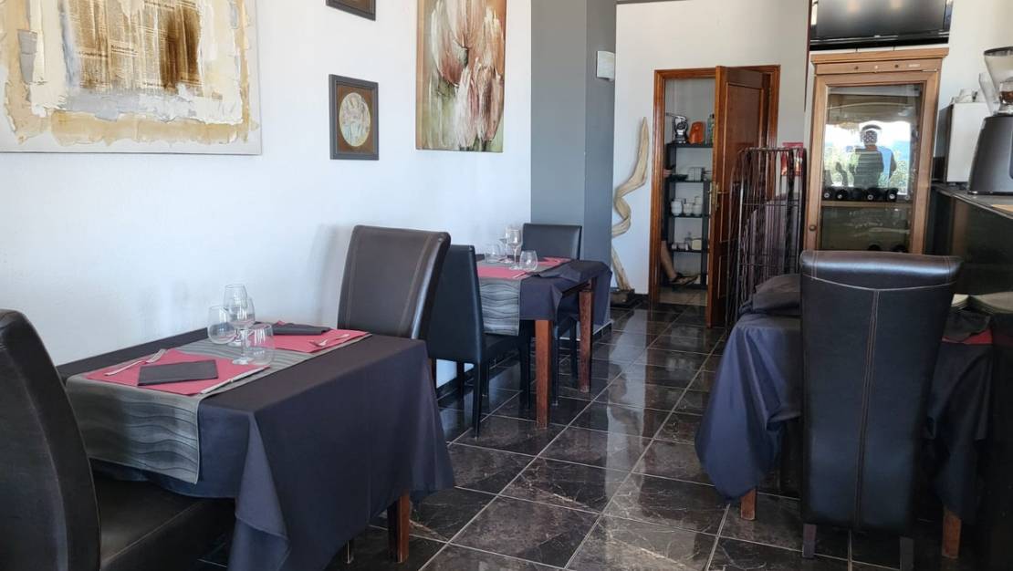 Venta - Commercial property - Torrevieja - Torrevieja Centro