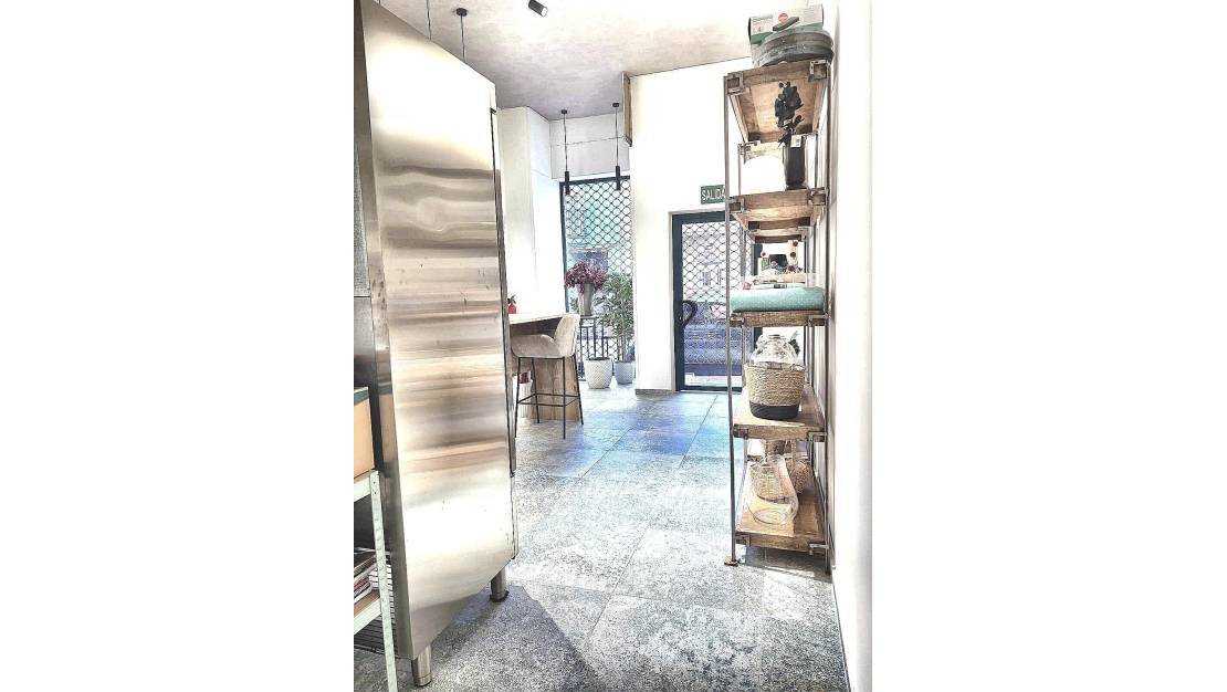 Venta - Commercial property - Torrevieja - Torrevieja Centro