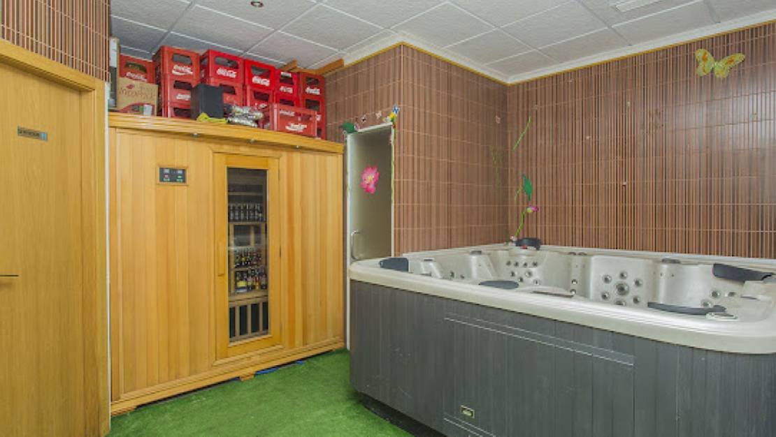 Venta - Commercial property - Torrevieja - Torrevieja Centro