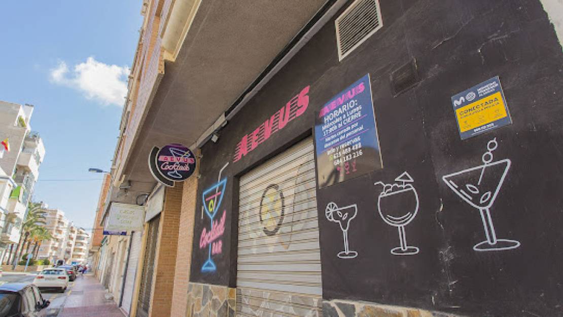 Venta - Commercial property - Torrevieja - Torrevieja Centro