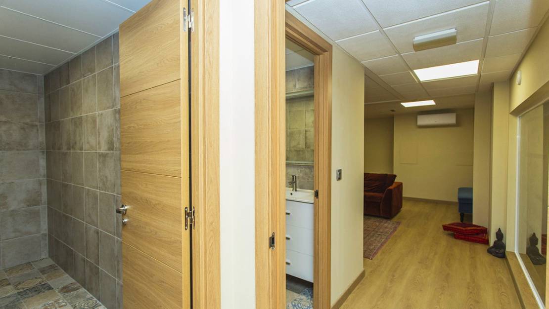 Venta - Commercial property - Torrevieja - Torrevieja Centro